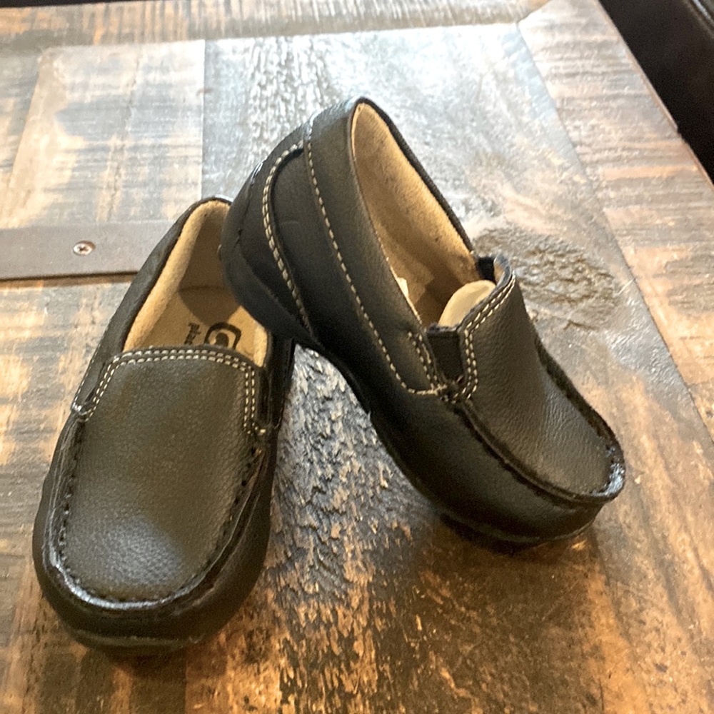 Boys Dress Shoes (size 4)